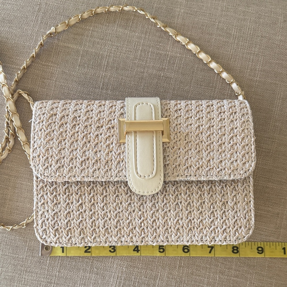 Elegant Cream Woven Bag with Gold Accents